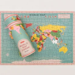Puzzle World Map Dans Un Rouleau